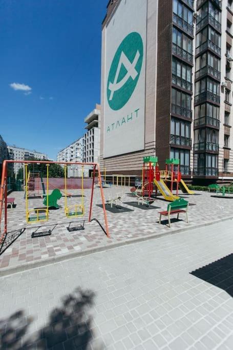Atlant Luxury Apartments On Golovna Навпроти Тц Депот, Безконтактне Заселення Chernivtsi Exterior photo